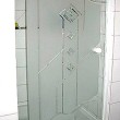 Ganzglas-Duschtür individuell gestaltet